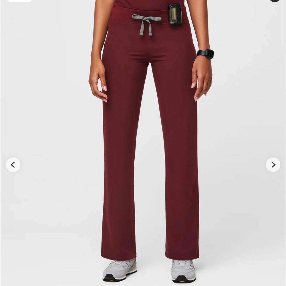 Figs Livingston basic scrub pants NWT size medium petite burgundy